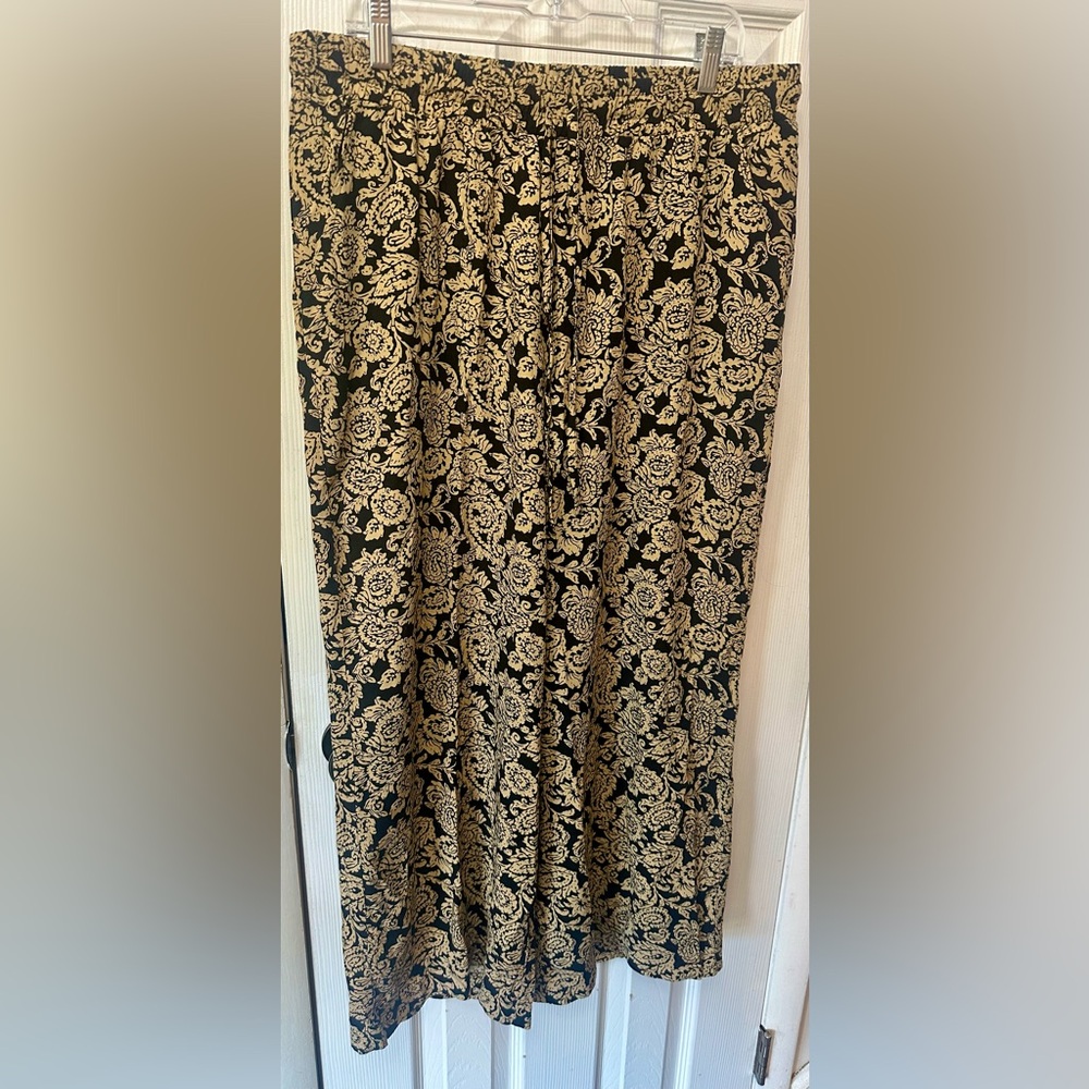 Morgan Taylor Black and Gold Wide Leg Pull On Pants, XL